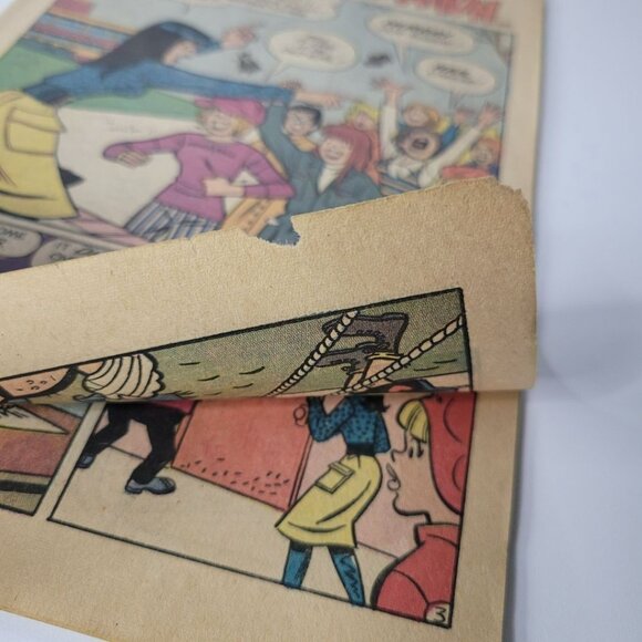 Betty Veronica No 182 February 1971 Archie Comics No Cover Scrapbook Paper Craft - Picture 10 of 11